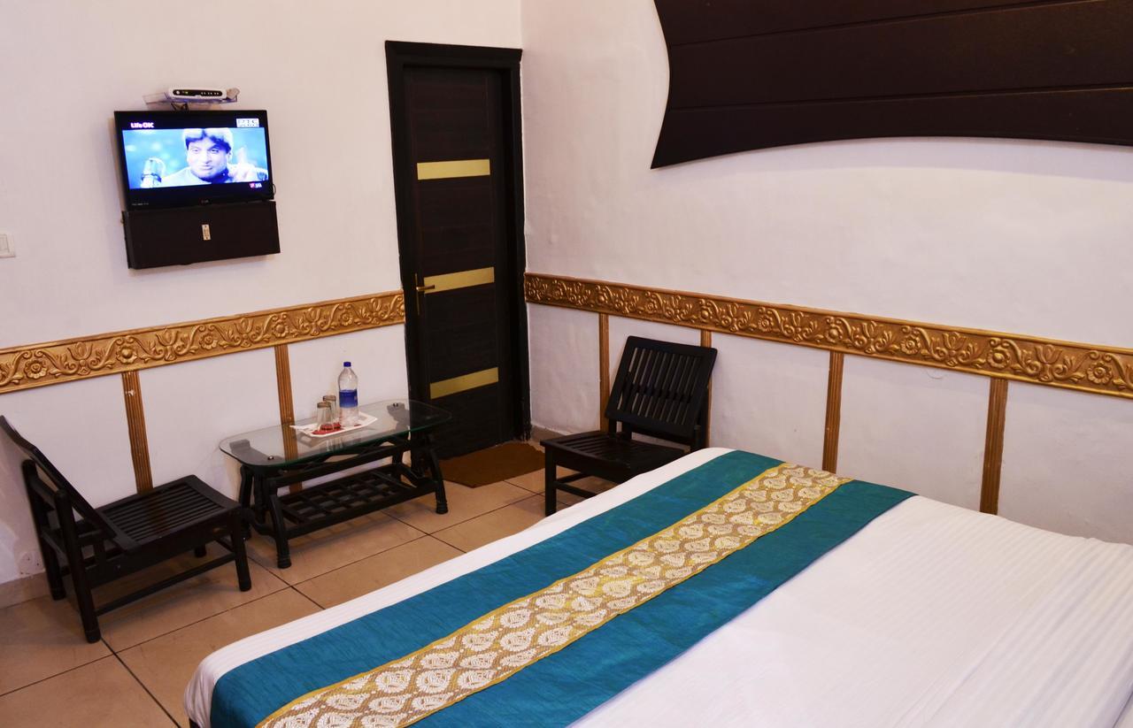 Oyo 5884 Amante Hotel Chandigarh Ngoại thất bức ảnh
