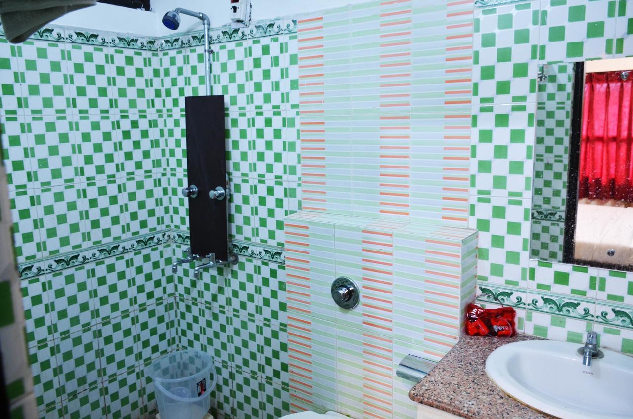 Oyo 5884 Amante Hotel Chandigarh Ngoại thất bức ảnh