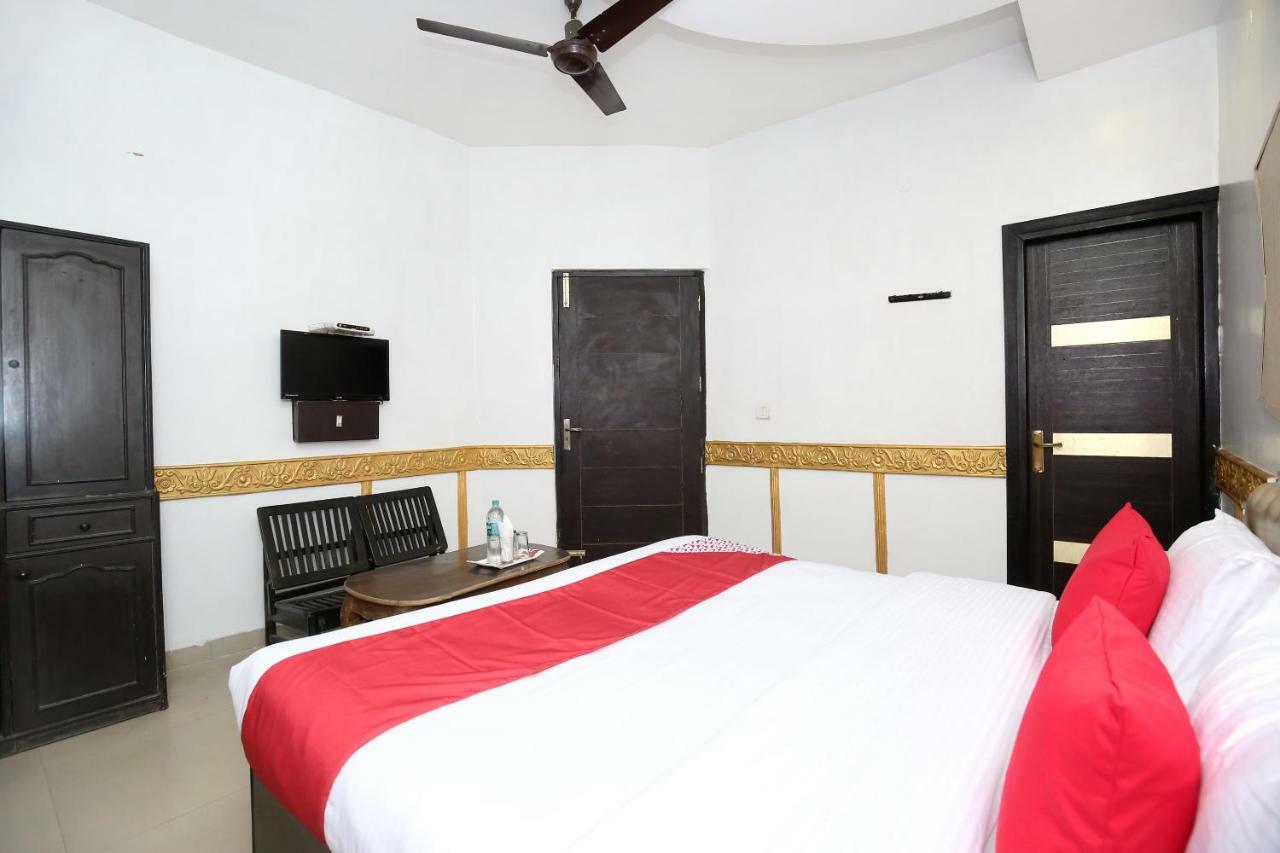 Oyo 5884 Amante Hotel Chandigarh Ngoại thất bức ảnh