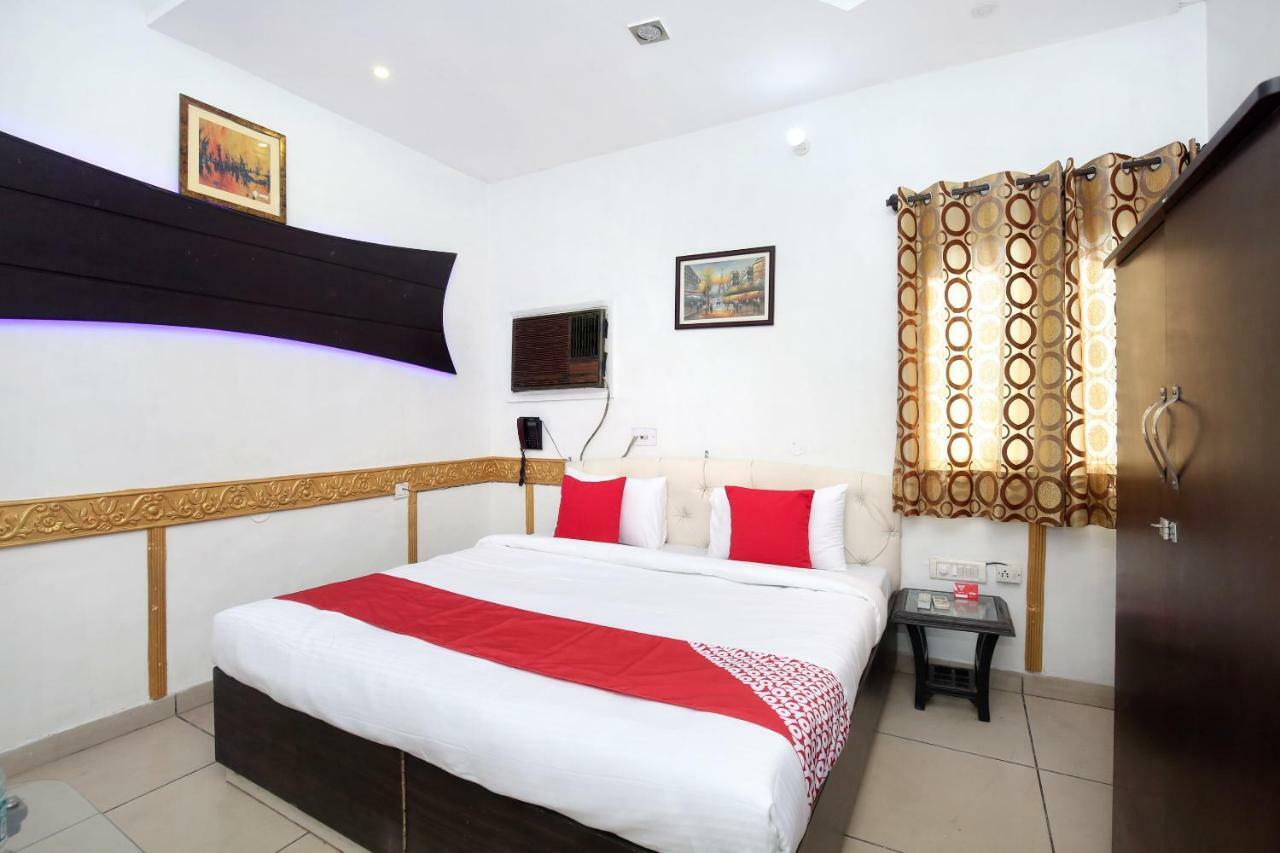Oyo 5884 Amante Hotel Chandigarh Ngoại thất bức ảnh
